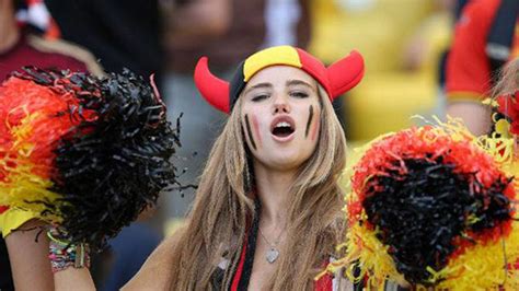 World Cup Fan Gets Modeling Contract After Pictures Go Viral Abc13 Houston