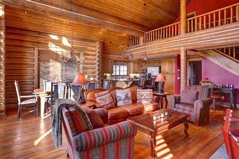 We did not find results for: The Moose Cabin Affords Guests Staggering Mountain Views ...