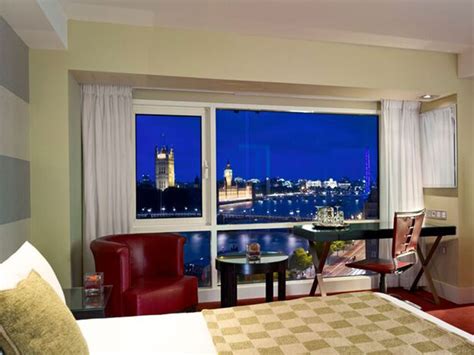 Diners can enjoy live entertainment and a heady mix of wild, exotic flavours. Park Plaza London Riverbank, London » Venue Details