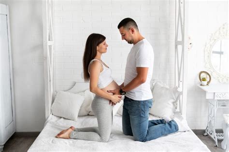 tips berhubungan intim di trimester 2 yang aman