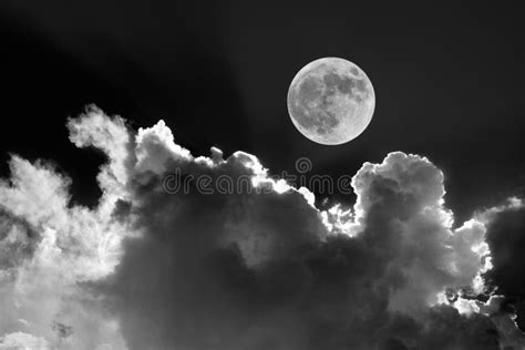 2111 Full Moon White Clouds Black Night Sky Stock Photos Free