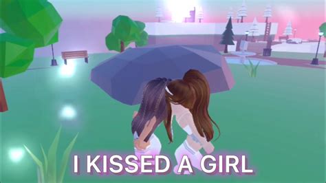 I Kissed A Girl And I Liked It Roblox Edit Youtube