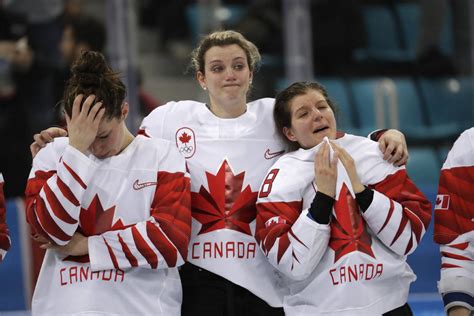 Canadian Womens Hockey Player Takes Off Silver Medal Las Vegas