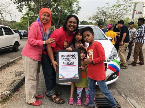 Menteri belia dan sukan, khairy jamaluddin abu bakar berkata, pembelian boleh mula dibuat secara. Menangi Tiket Upacara Pembukaan Sukan SEA KL2017 | Gohed ...