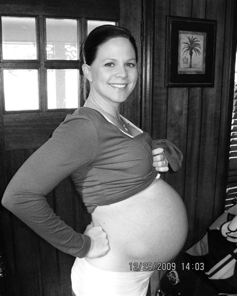 Perfectly Round Pregnant Belly Clothedpreggo