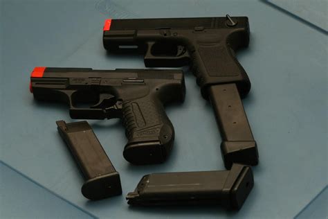 How Realistic Looking Toy Guns Confuse Police And Get People Killed