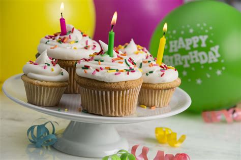 Breeze Birthday Cupcakes | Recipe | Fun desserts, Birthday cupcakes, Almond breeze