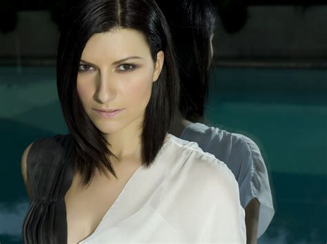 Laura Pausini Inedito Ascolta In Anteprima Le Canzoni Del Nuovo Album
