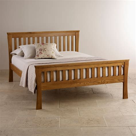 Obviously, a room without furniture many times we think that to decorate a room it is enough to cover the walls with paint, wallpaper, borders, etc. Orrick Rustic Solid Oak King-Size Bed | Bedroom Furniture