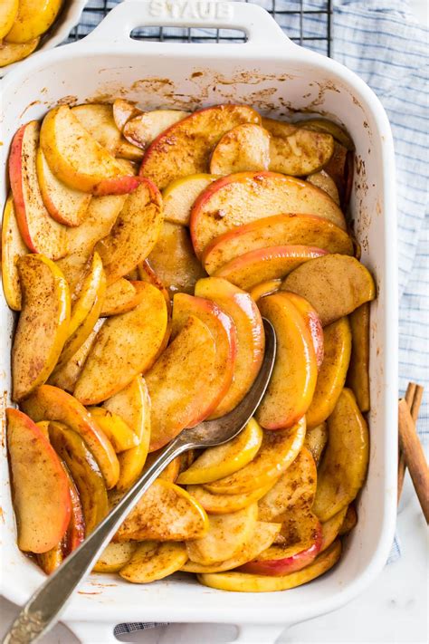 Made with everyday ingredients and ready in just 15 minutes. Baked Apple Slices with Cinnamon - WellPlated.com