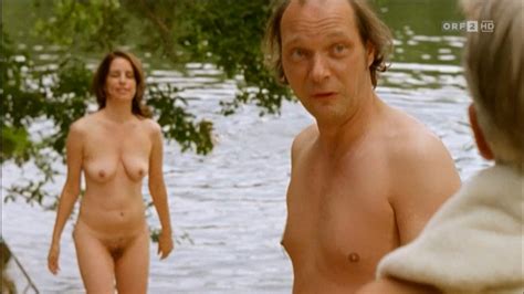 Stefanie Honer Nude Barfuss Bis Zum Hals Sexiezpicz Web Porn