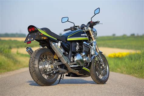 Umgebautes Motorrad Kawasaki ZRX 1100 von Motorrad Bogoly KG - 1000PS.de