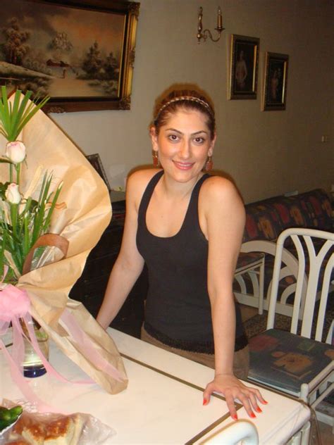 beautiful arab women photo collections casual arabic girls at home