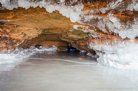 Stunning Ice Formations On Lake Superior Ice Cave