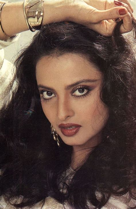 Pin By Mushii Sf On Bollywood 1980s Rekha Actress Bollywood Actress