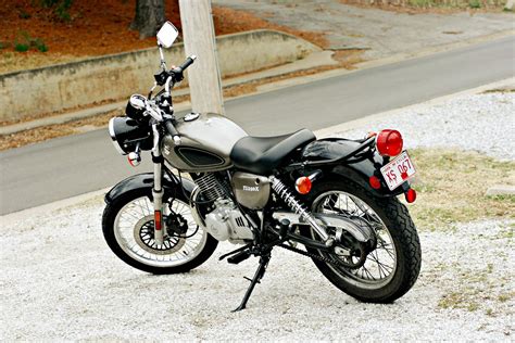 Claimed horsepower was 23.47 hp (17.5 kw) @ 8500 rpm. 2013 Suzuki TU250X - Moto.ZombDrive.COM