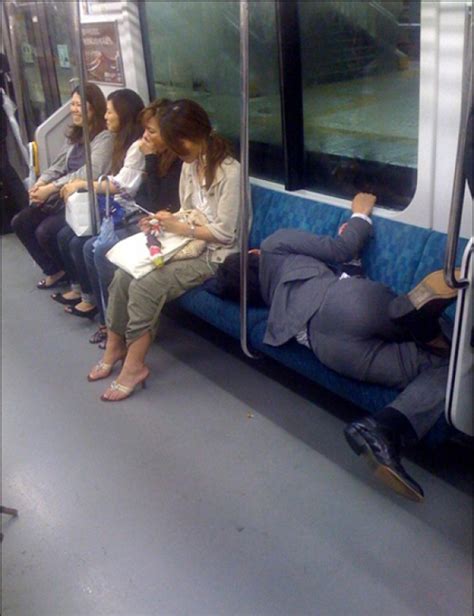 21 Hilarious Times People Were Caught Sleeping