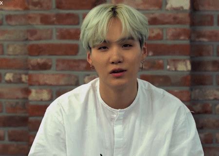 Lydia nicknaming beetlejuice bj is hard to not interpret as sleazy because bj can be an abbreviation for blowjob. NobleKpopwritings — Gif Imagine Yoongi | Can't help but smile