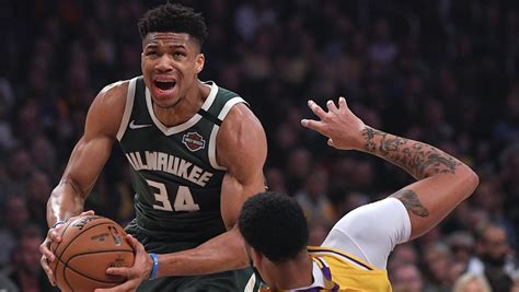 Giannis antetokounmpo was still brilliant — 26 points, 14 rebounds, eight assists, three steals, two blocks — but the bucks had a shot to tie the nba finals because khris middleton played the game of his life — 40 points, many big shots down the stretch. Baloncesto NBA: Giannis Antetokounmpo, sin canasta