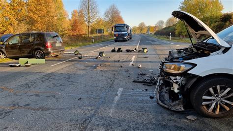 Wolfsburg Kreuzungs Crash Ampel völlig zerstört zwei Personen verletzt news38 de