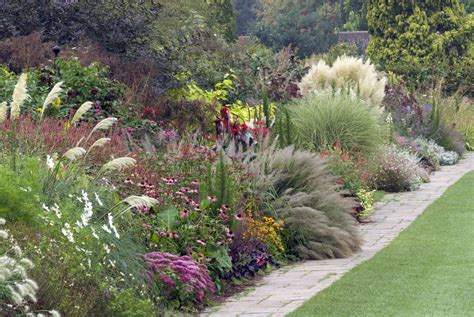 For gardeners living in zone 6 of the plant hardiness map, we have beautiful shrubs, flowering plants, and ground covers that will thrive in your temperate climate! Plan Your aVisit to RHS Wisley Garden