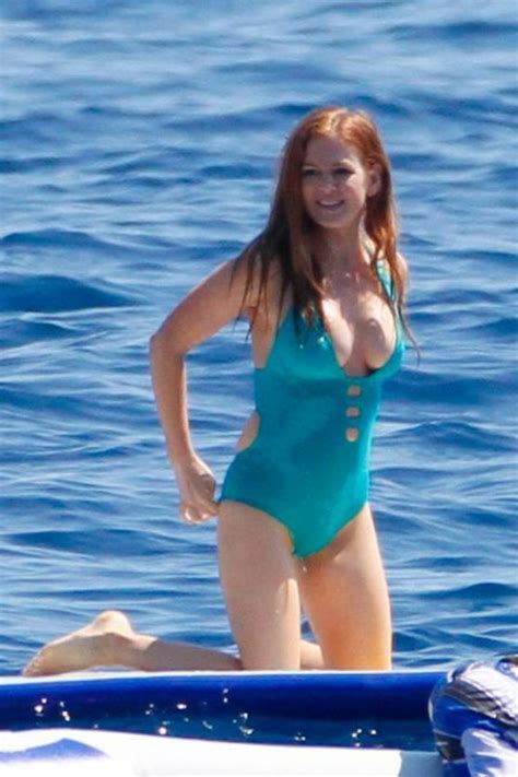 Isla Fisher Swimsuit Candids In St Tropez Isla Fisher Fisher And Swimsuits