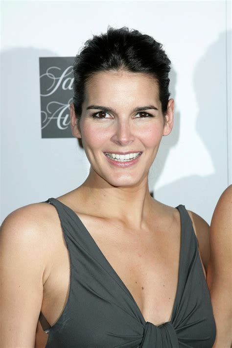Angie Th Annual Saks Fifth Avenue S Unforgettable Evening Angie Harmon Photo