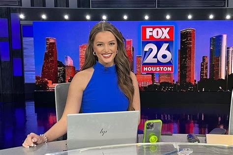 Tiktok Famous News Anchor Makes Houston Tv Debut