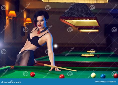 Woman At Billiards Club Playing Snooker Stock Image Image Of Body