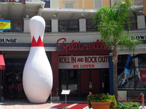 Worlds Largest Bowling Pin Splittsville Bowling Alley Tam Flickr