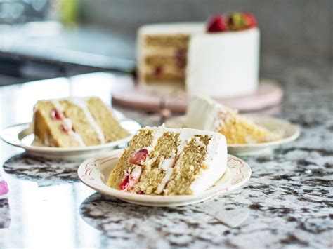 In a small mixing bowl, combine whipped topping with the strawberry puree and vanilla extract until fully combined. Egg Free and Dairy Free Vanilla Cake | Recipe (With images ...