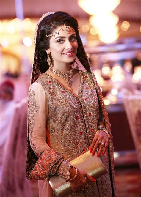 She got her barat makeup from natasha salon. Danish Taimoor and Ayeza Khan Valima | Ayeza khan wedding ...