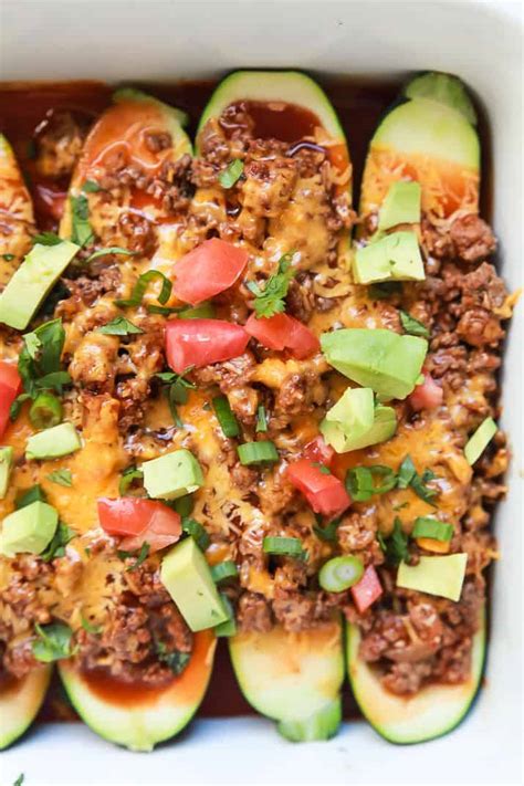 This ground beef enchilada recipe is one of my family's favorites. Ground Beef Enchilada Zucchini Boats | Easy Healthy Recipes Using Real Ingredients
