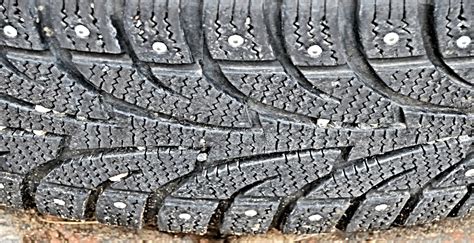 How To Choose The Best Studded Snow Tires Theomnibuzz