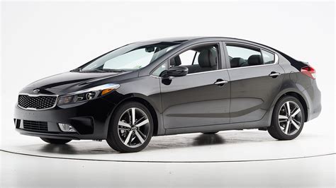 Goo.gl/mdlrp6 kia's 2017 forte got a refresh that improves its looks, particularly up front, and adds a new sport trim. 2018 Kia Forte
