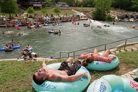 Tubers Break World Record On The Guadalupe River