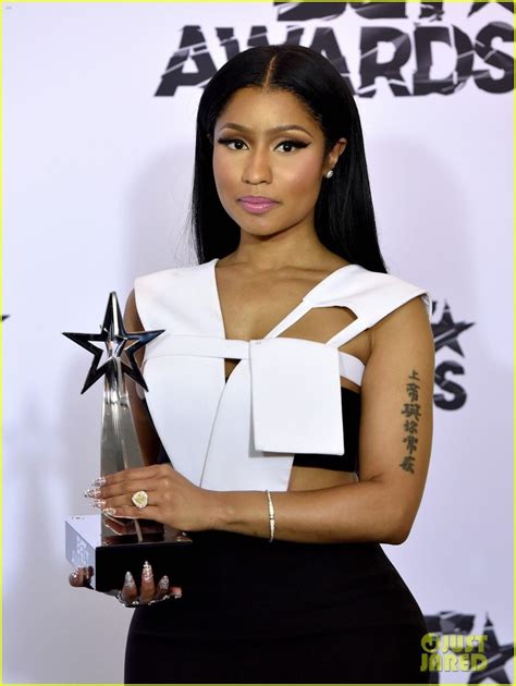 Nicki Minaj Didn T Know Which Award She Won At Bet Awards Video