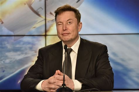 Elon musk is working to revolutionize transportation both on earth, through electric car maker tesla spacex, musk's rocket company, is now valued at $46 billion. SpaceX: Elon Musk s'amuse du patron de l'agence spatiale ...