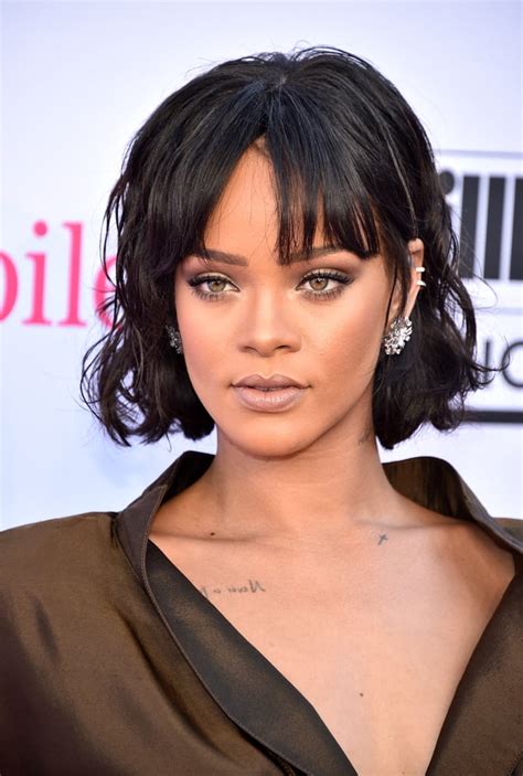 Rihanna S Hair And Makeup At The Billboard Music Awards Popsugar Beauty
