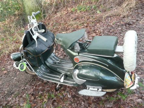 Vespa faro basso italienne 1952 - Location tournage cinéma avec Cast'Things