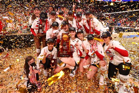 Nude Photo Leak Of Wisconsin Women S Volleyball Team Has Police Puzzled
