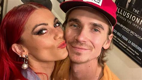 Strictlys Dianne Buswell Is So Obsessed With Boyfriend Joe Sugg After