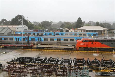 Edi Comeng Carriages 517m 1117t And 439m Among Those Awaiting Scrapping At The Bendigo Rail