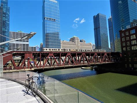 Lake Street Bridge In The Chicago Loop Chicago Bike Adventures