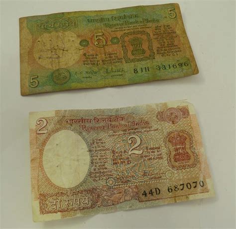 2 X Vintage Indiaindian Banknotes Two And Five Rupees Vintage