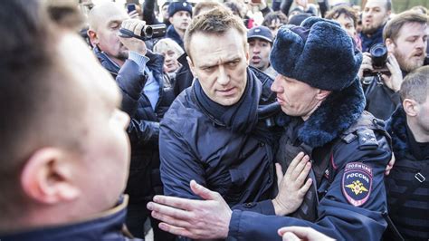 Hundreds Arrested At Russia Anti Corruption Protests