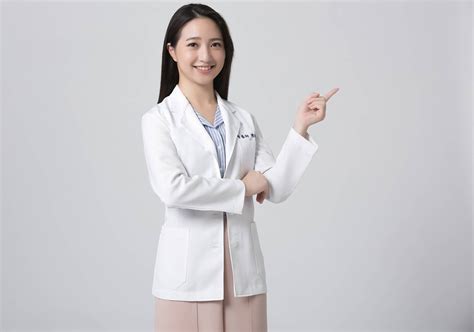 常室｜日常美學進行式 與歐美同步的個人形象顧問服務 → 不是明星或名媛 也能擁有專屬造型師為您量身打造時尚形象 服務流程： ▍網路填預約單或來電預約 ▍預約確認→訂金付款→預約完成! 個人形象照 - 台北內湖 5PM 伍點攝影棚
