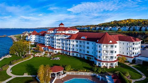 The Best Hotels To Book In Petoskey Michigan