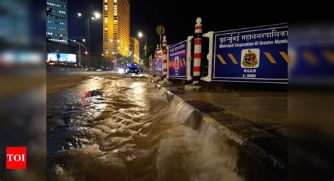 Water Pipeline Bursts At Marine Drive In Mumbai Mumbai News Times