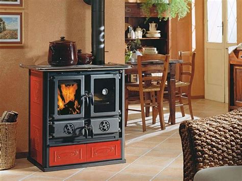 La gamma di stufe caminetto, caldaia a legna di mcz ti permette di risparmiare. Cucina a legna - Stufe